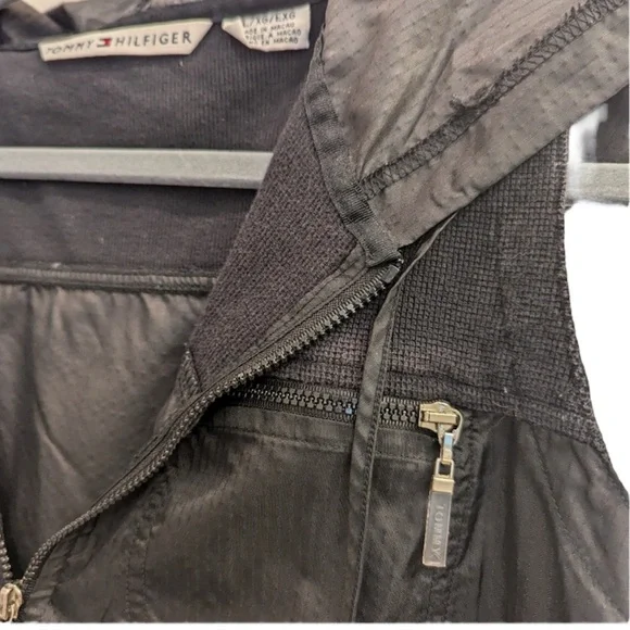 Tommy Hilfiger Athletics XL Nylon Windbreaker Vest - Picture 2 of 5